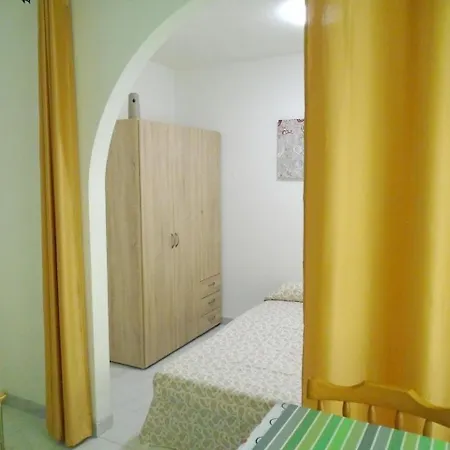 With One Bedroom In Arona, With Wifi - 500 M From The * Arona (Tenerife)