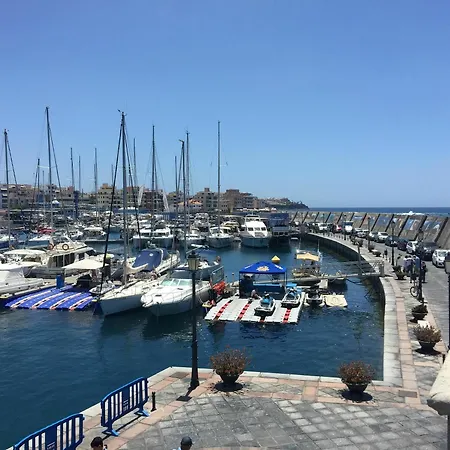 With One Bedroom In Arona, With Wifi - 500 M From The アロナ