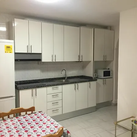 With One Bedroom In Arona, With Wifi - 500 M From The アパート *