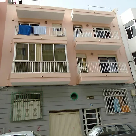 アパート With One Bedroom In Arona, With Wifi - 500 M From The アロナ